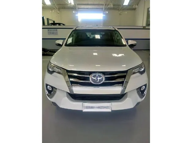 TOYOTA Hilux SW4 SRX 4x4 4.0 V6 24V AT