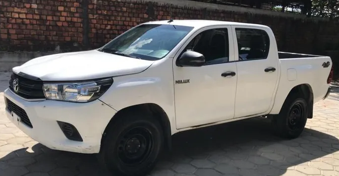 TOYOTA HILUX 2.7 CD SR